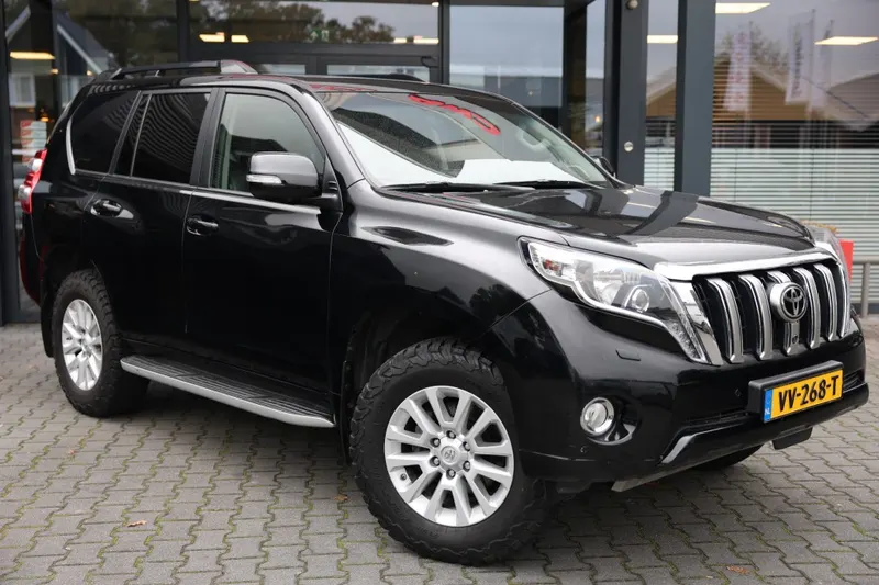 Toyota Land Cruiser (2016)