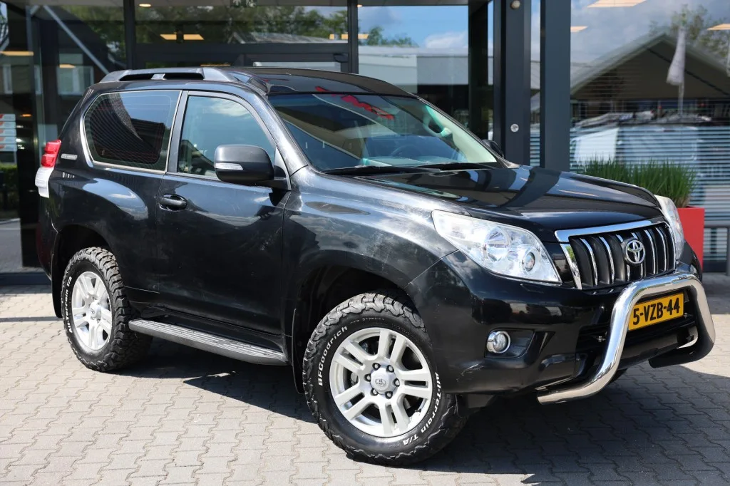 Toyota Land Cruiser (2014) — foto 1