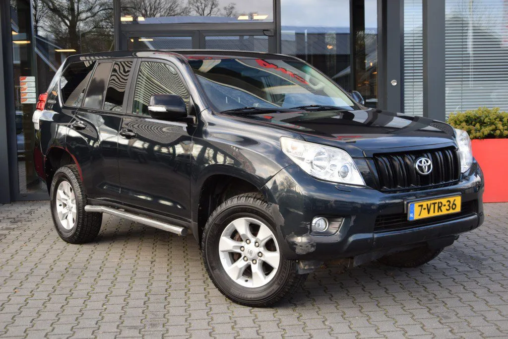 Toyota Land Cruiser (2012) — foto 1