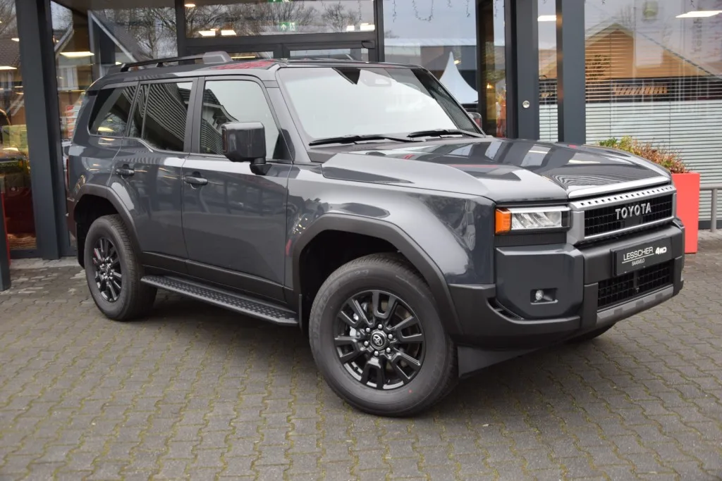Toyota Land Cruiser (2024) — foto 1