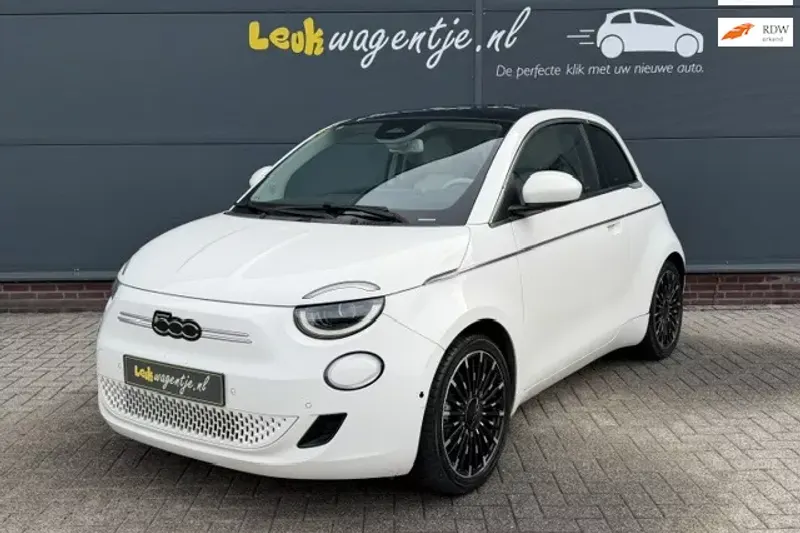 Fiat 500 (2023)