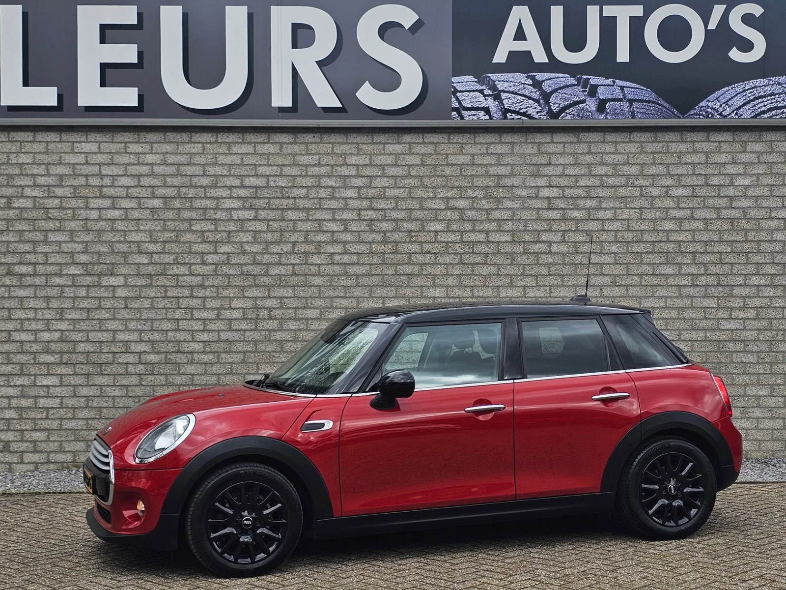 MINI Cooper (2015) — foto 1