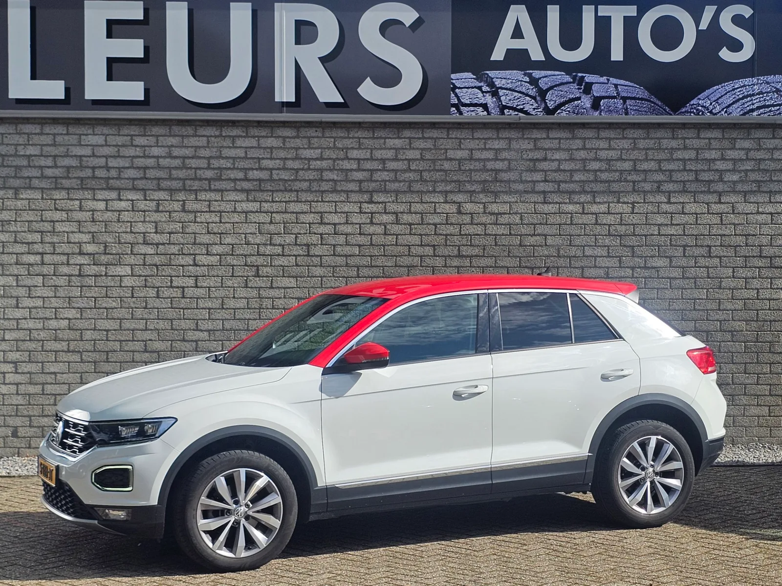Volkswagen T-Roc (2019) — foto 1