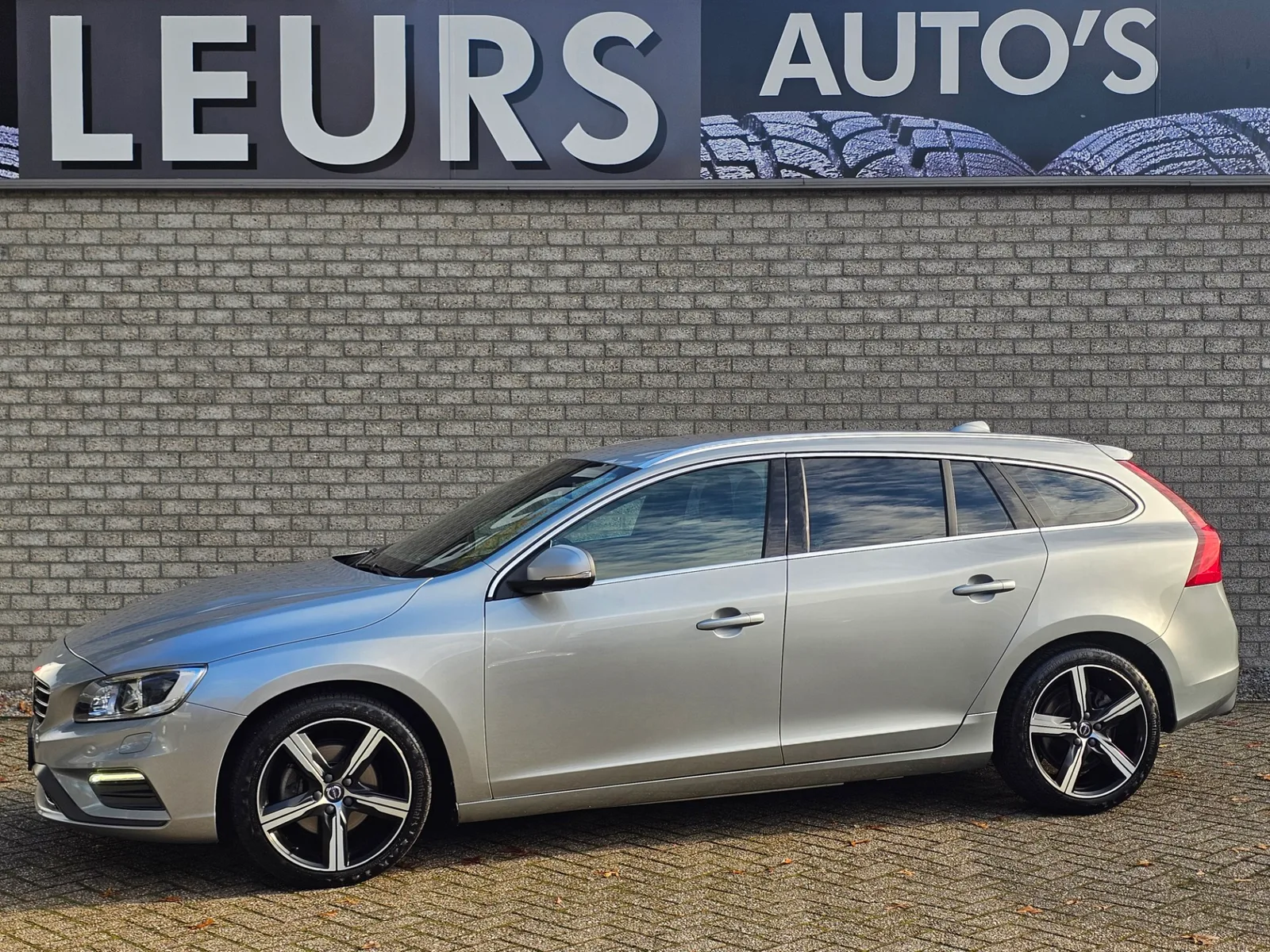 Volvo V60 (2017) — foto 1