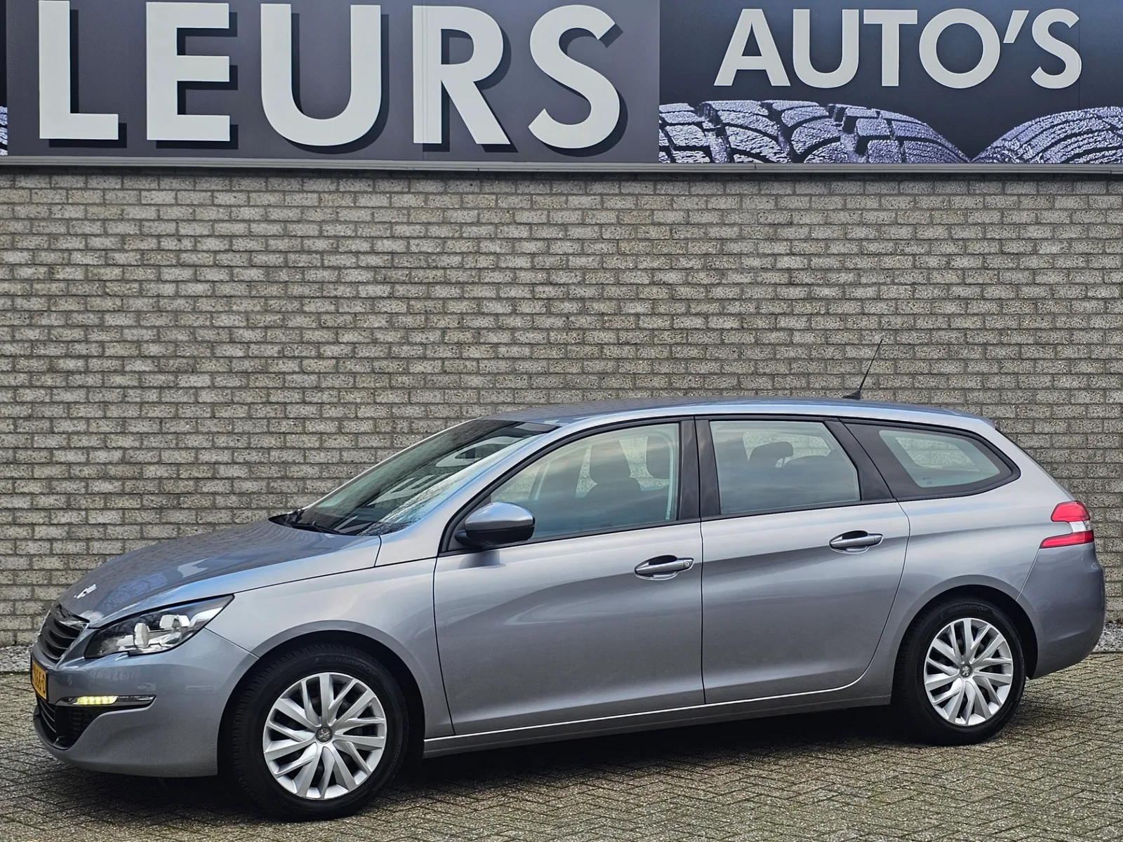 Peugeot 308 (2016) — foto 1