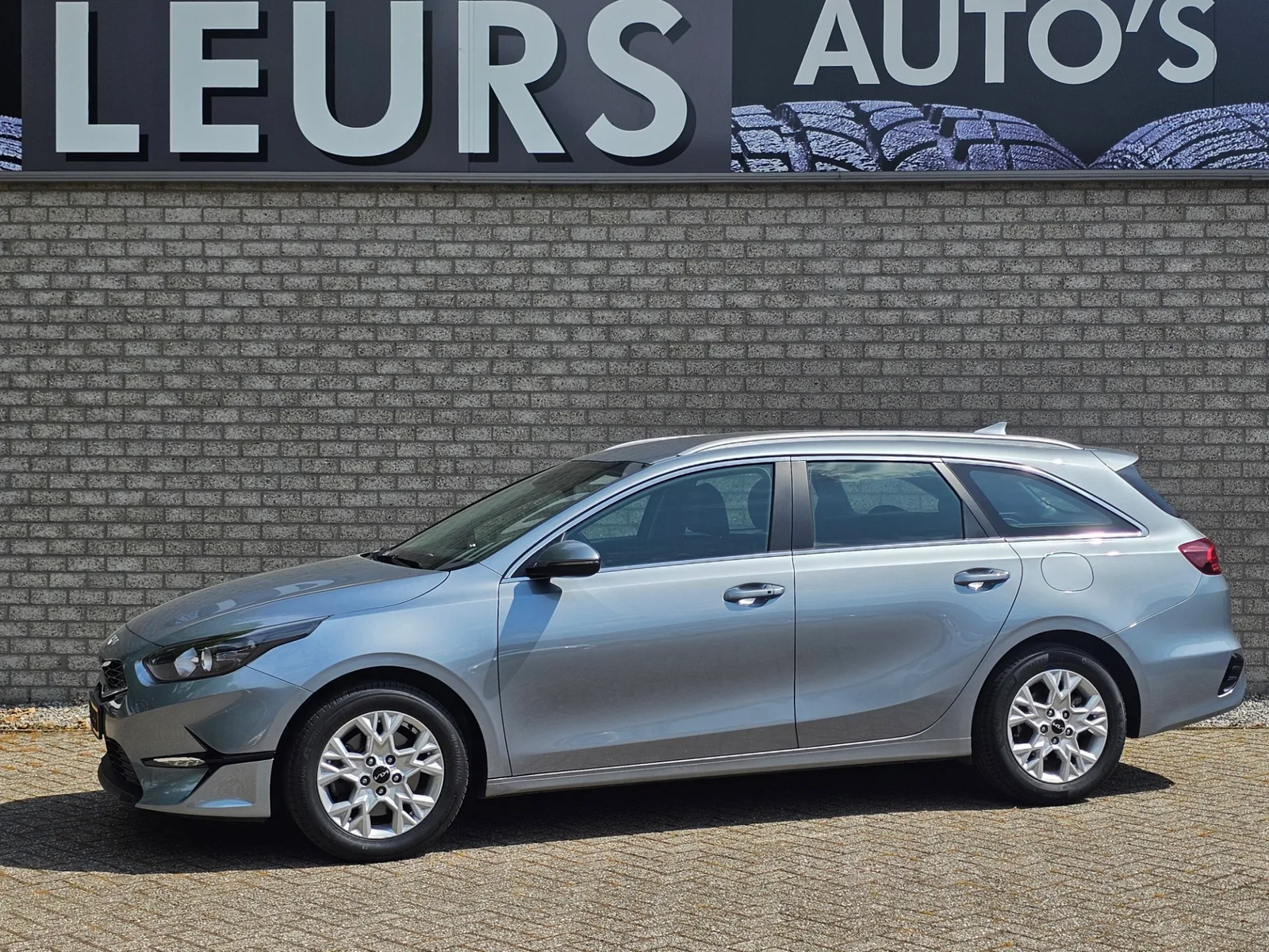 Kia Ceed (2023) — foto 1