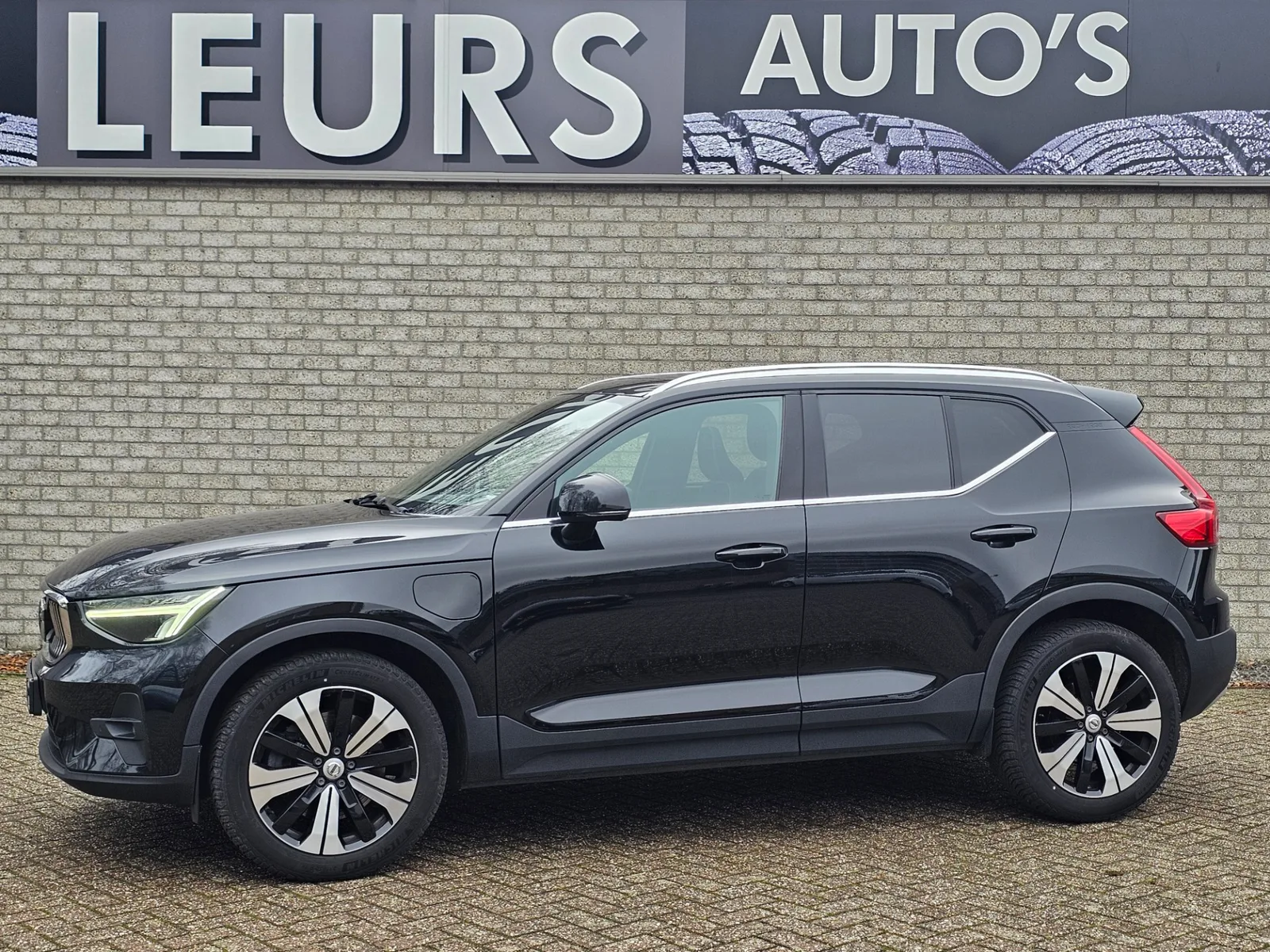 Volvo XC40 (2022) — foto 1