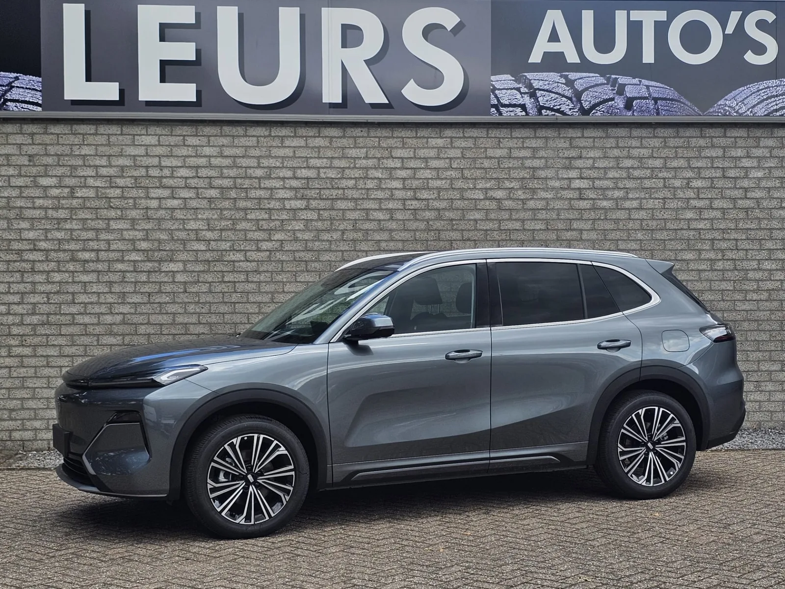 Geely Starray EM-i (2026) — foto 1