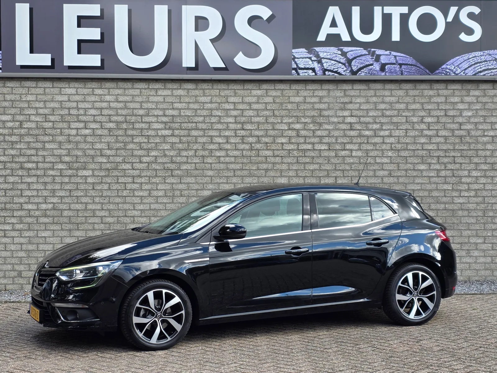 Renault Mégane (2018) — foto 1