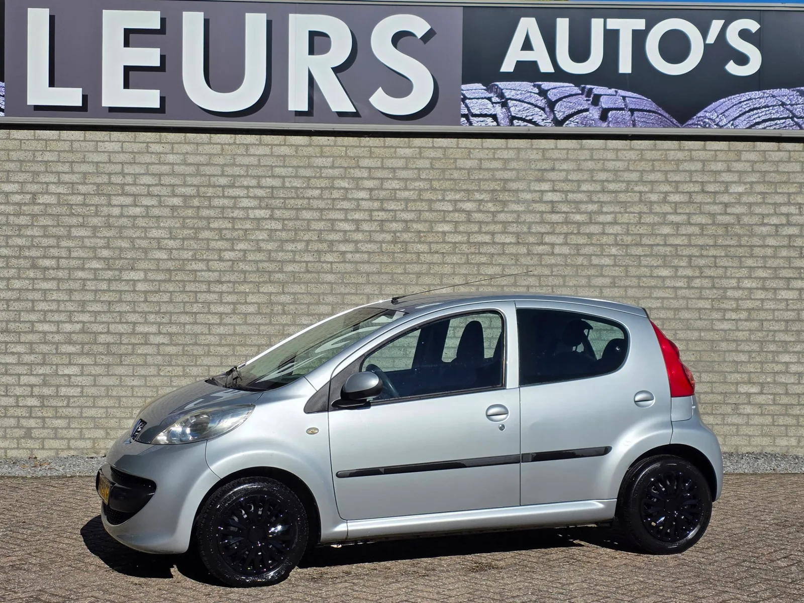 Peugeot 107 (2007) — foto 1