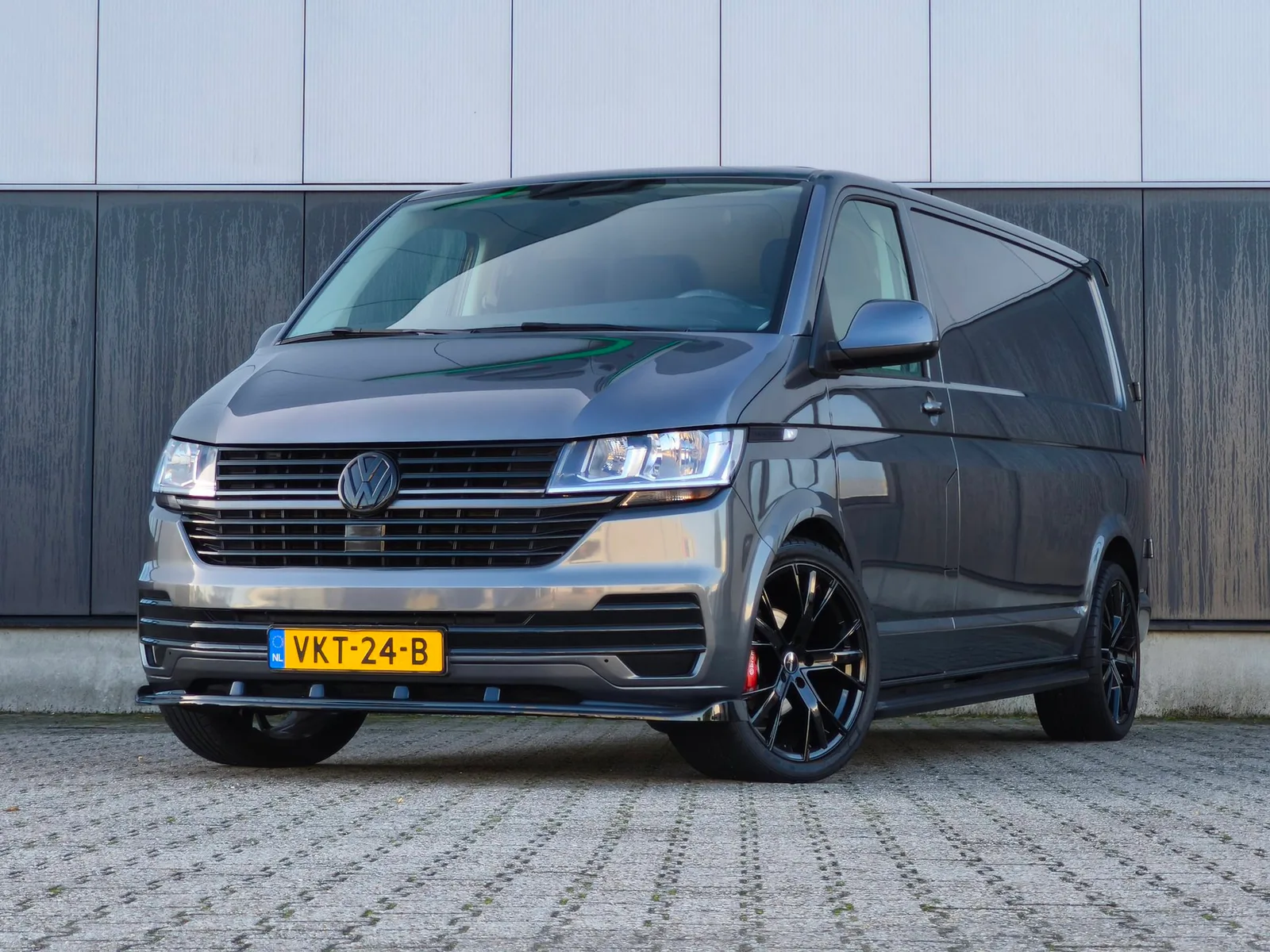 Volkswagen Transporter (2019) — foto 1