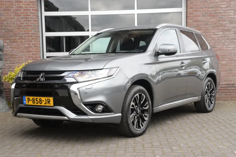 Mitsubishi Outlander (2016)