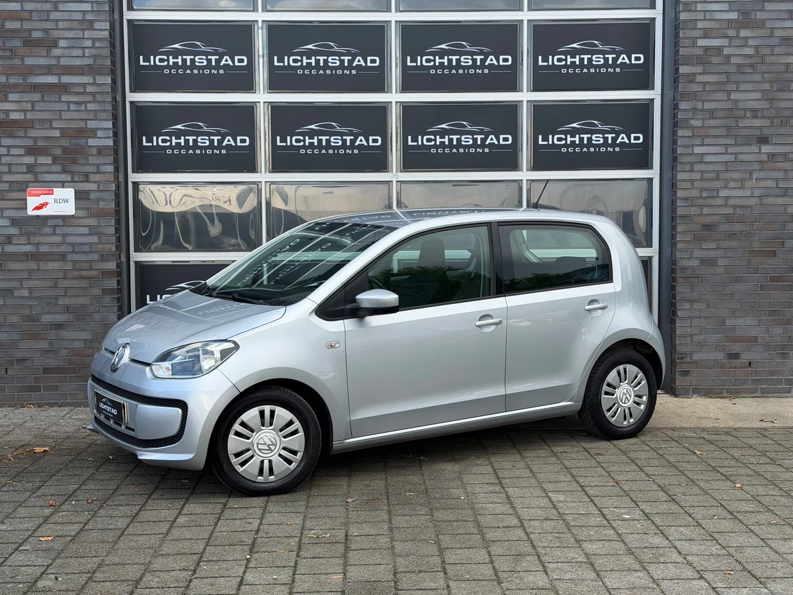 Volkswagen Up! (2014) — foto 1