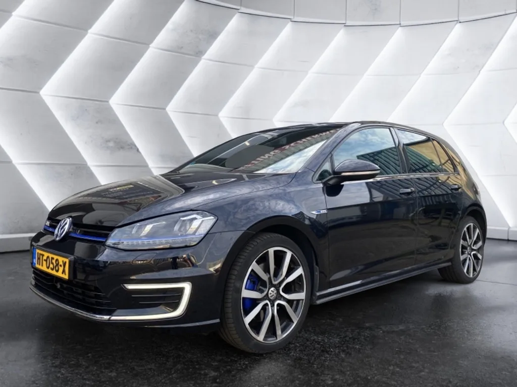 Volkswagen Golf (2015) — foto 1