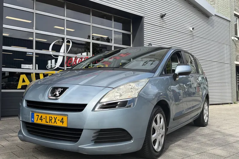 Peugeot 5008 (2010)