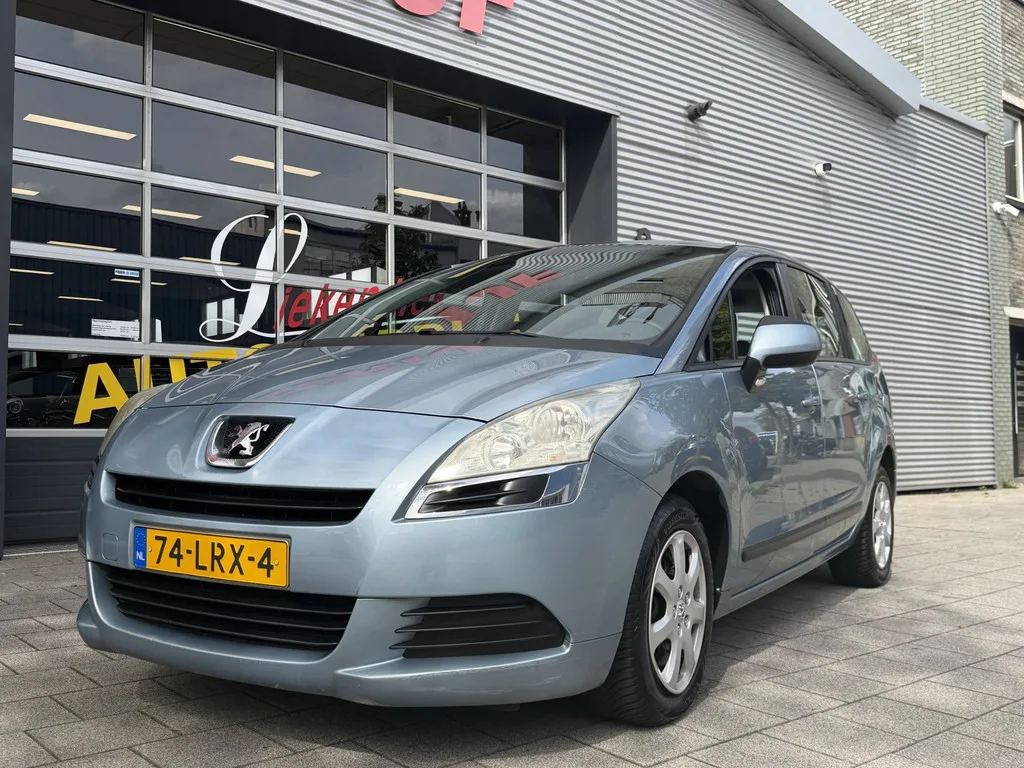Peugeot 5008 (2010) — foto 1