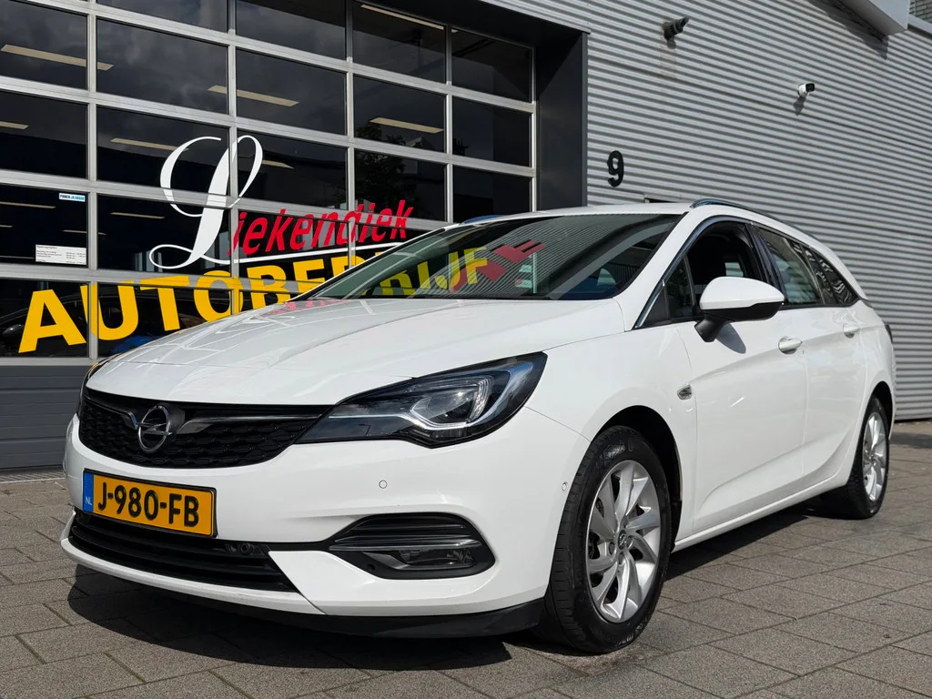 Opel Astra (2020) — foto 1