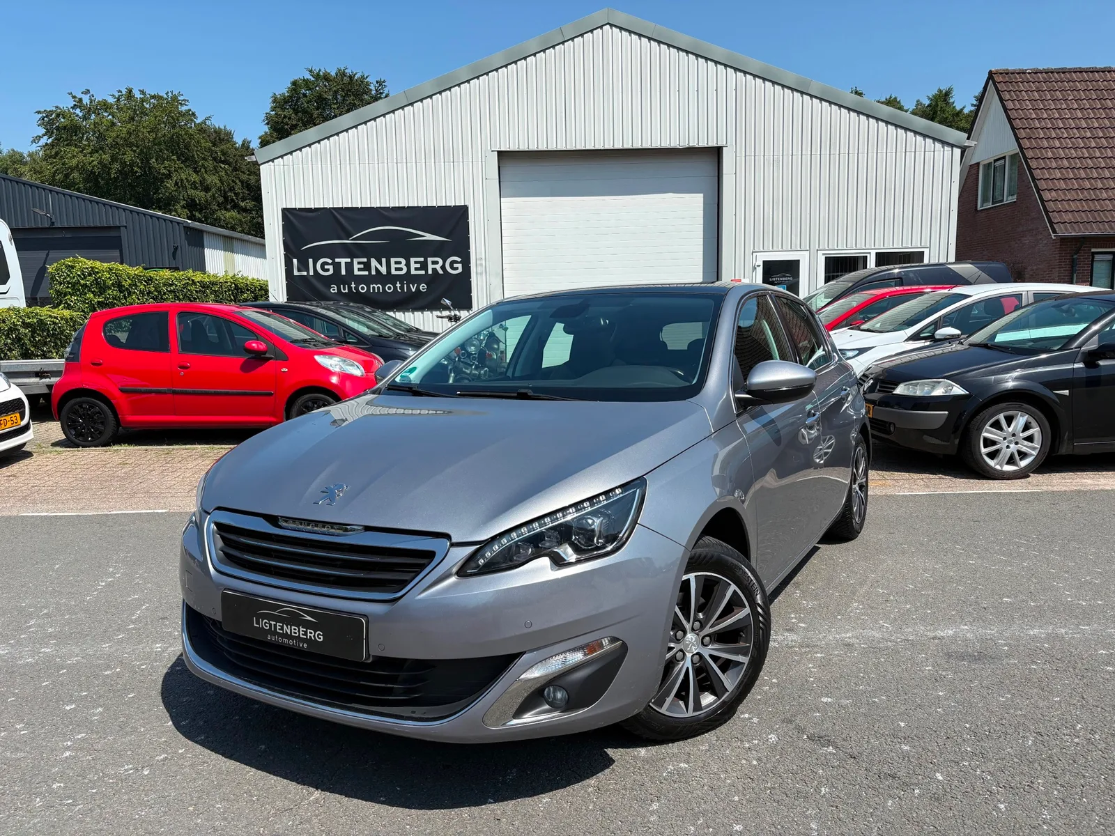 Peugeot 308 (2014) — foto 1