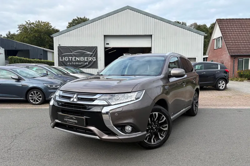 Mitsubishi Outlander (2015)