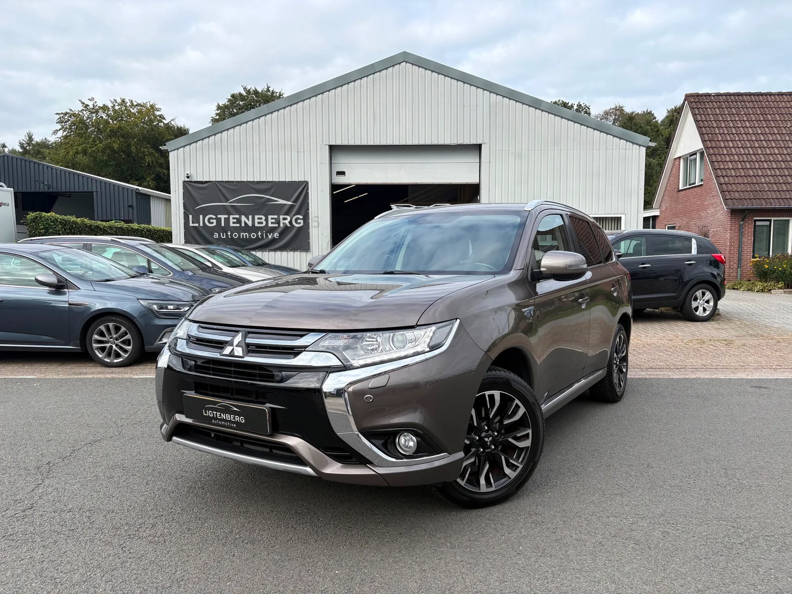 Mitsubishi Outlander (2015) — foto 1