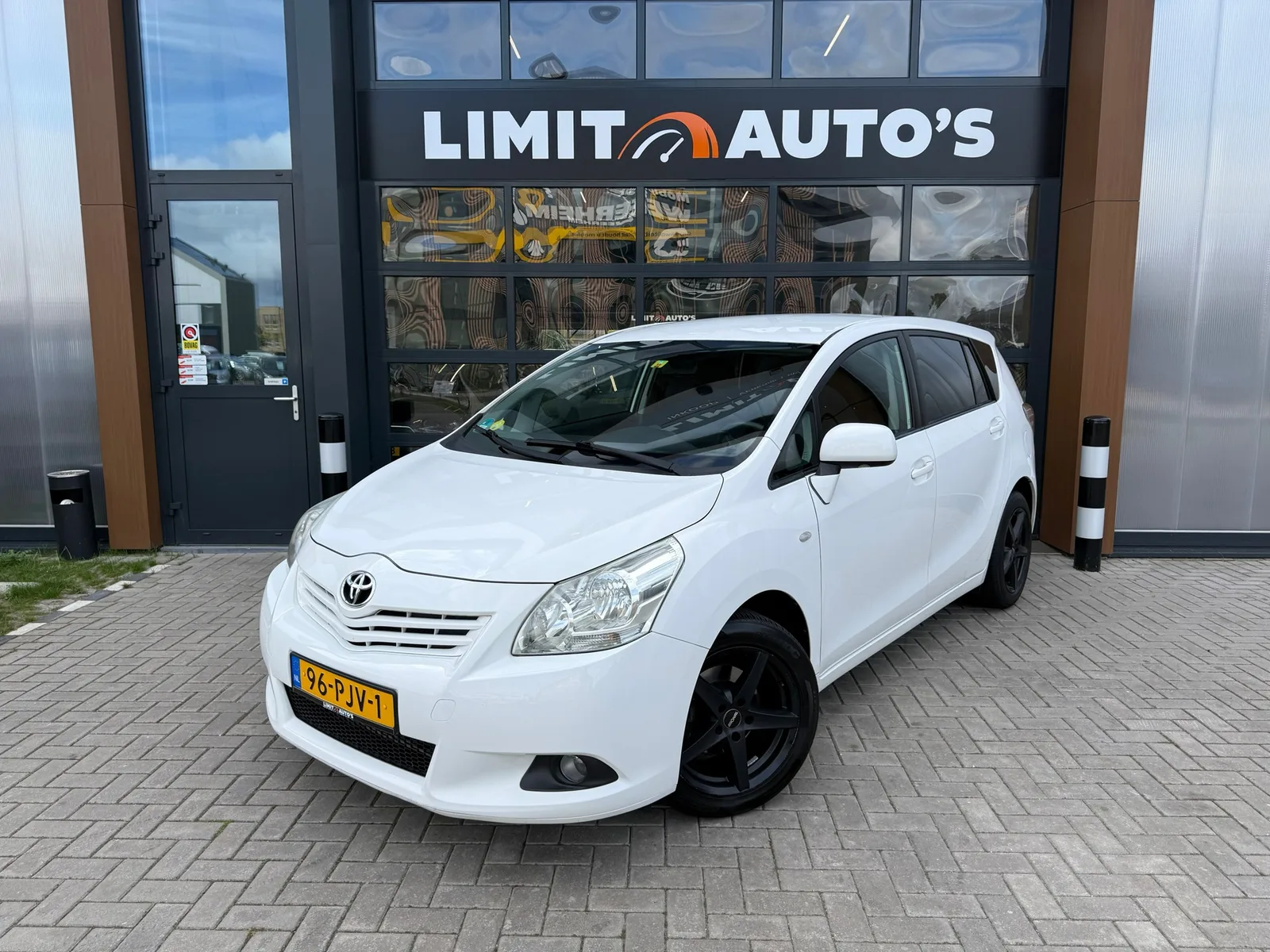 Toyota Verso (2010) — foto 1