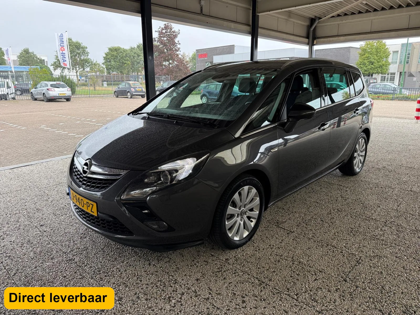 Opel Zafira Tourer (2012) — foto 1