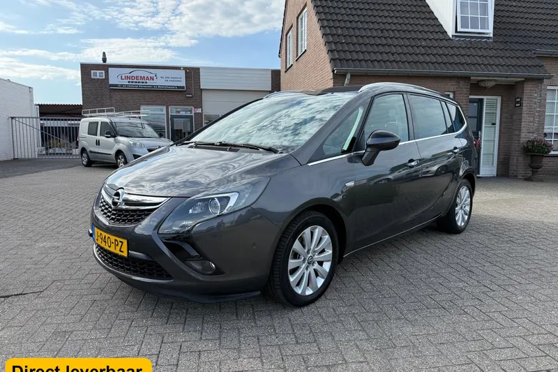 Opel Zafira Tourer (2012)