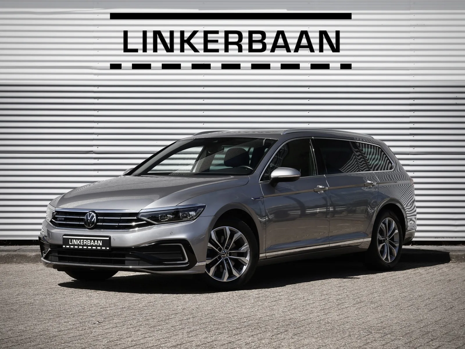 Volkswagen Passat (2022) — foto 1