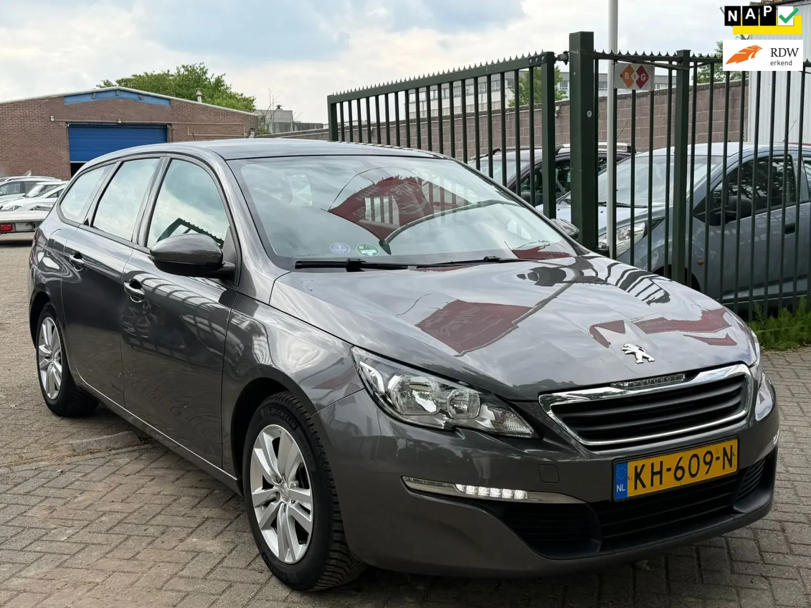 Peugeot 308 (2016) — foto 1