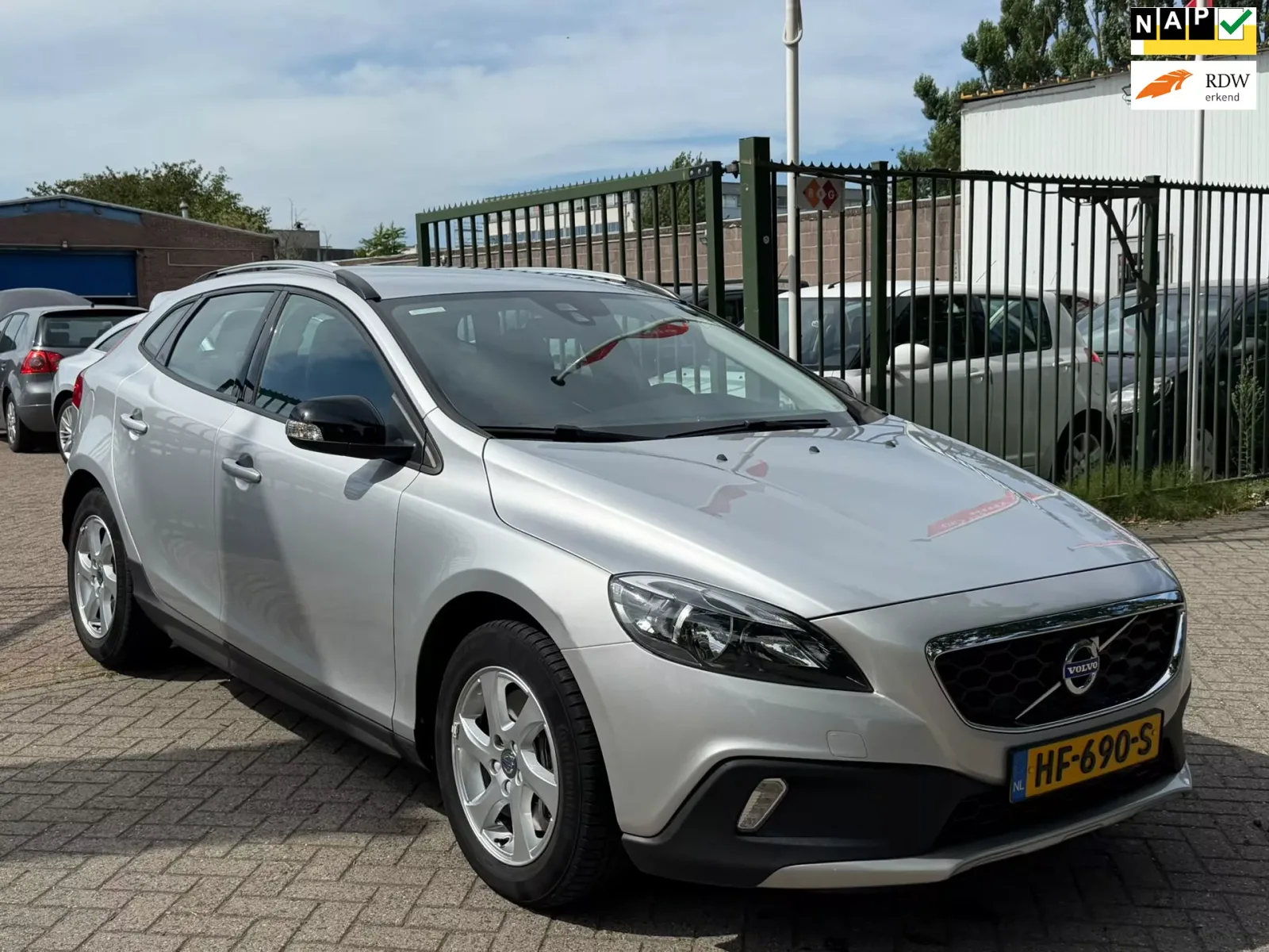 Volvo V40 Cross Country (2015) — foto 1