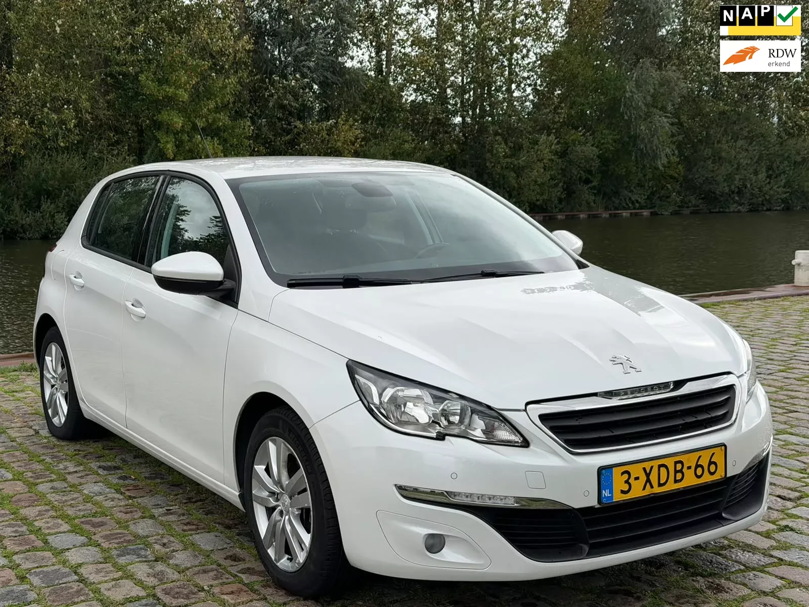 Peugeot 308 (2014) — foto 1