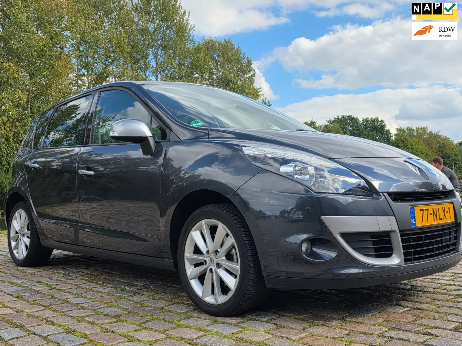 Renault Scénic (2010) — foto 1