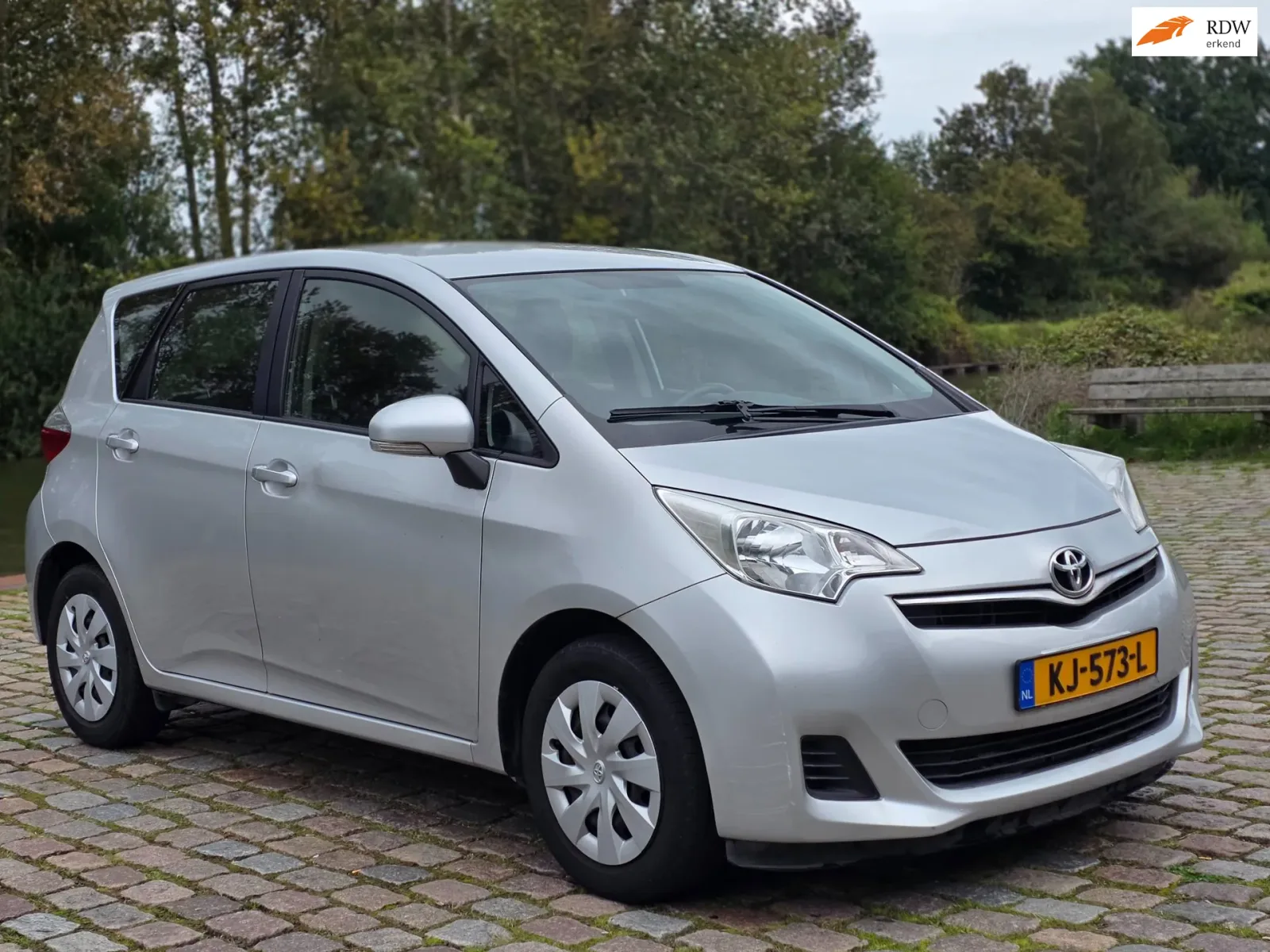 Toyota Verso S (2013) — foto 1