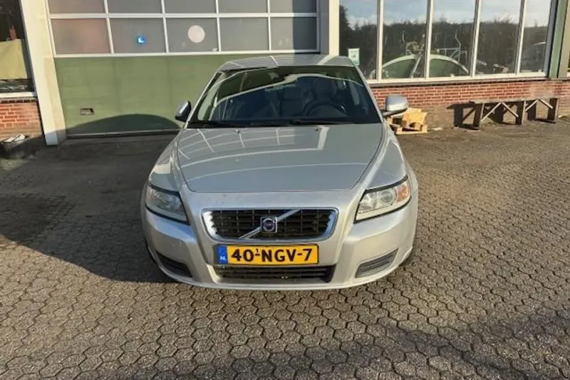 Volvo V50 (2010)
