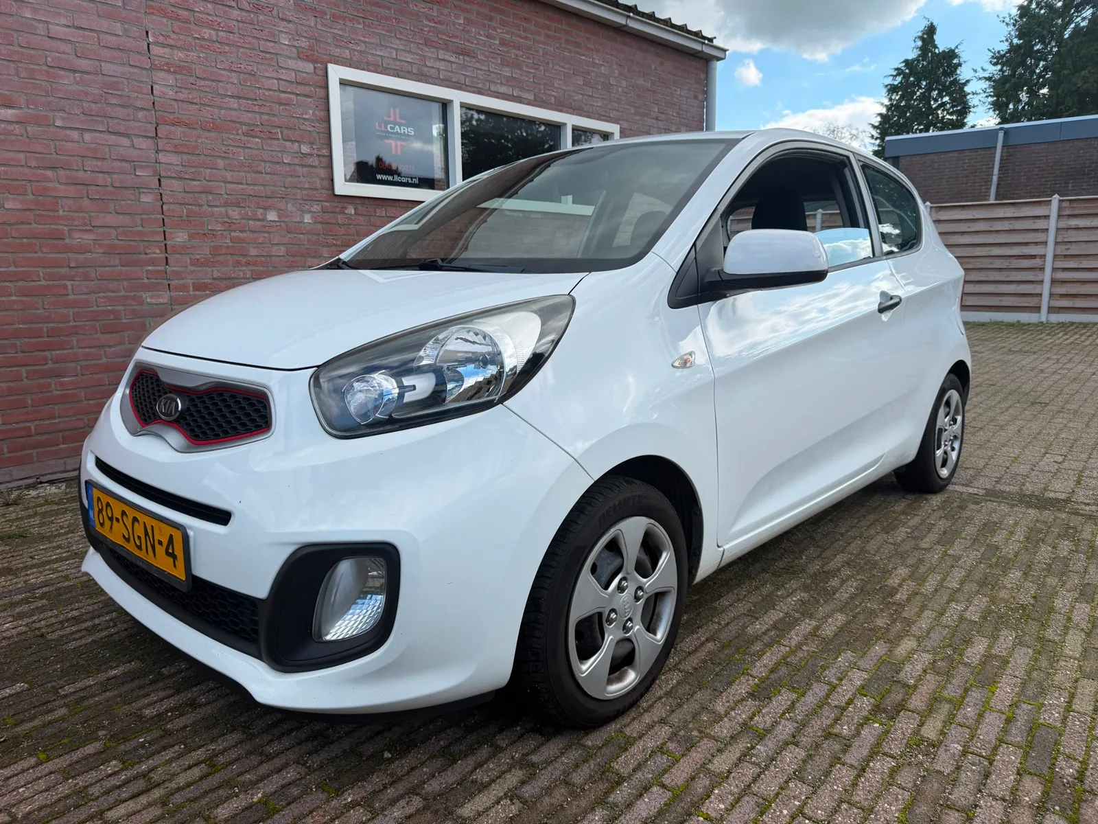 Kia Picanto (2011) — foto 1