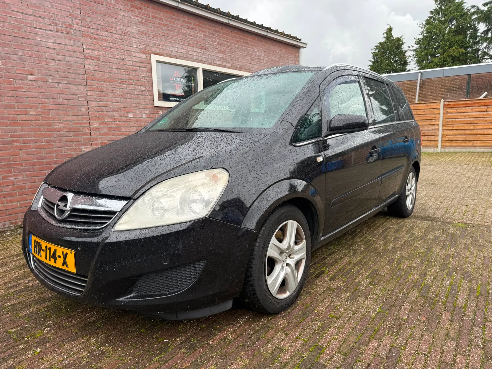 Opel Zafira (2009) — foto 1
