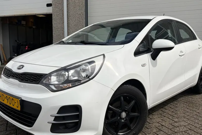 Kia Rio (2015)
