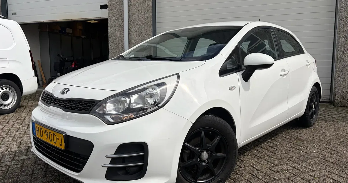 Kia Rio (2015) — foto 1