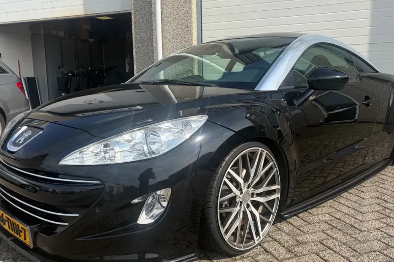 Peugeot RCZ (2012)