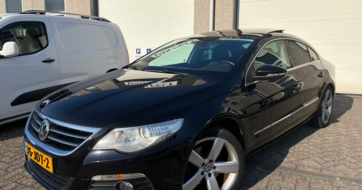 Volkswagen Passat (2009) — foto 1