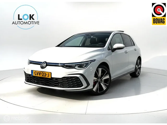 Volkswagen Golf (2020) — foto 1