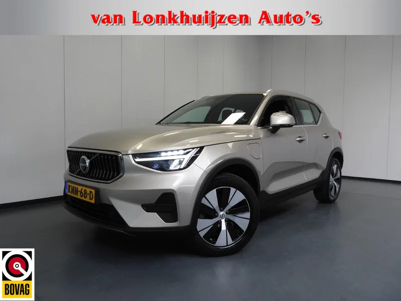 Volvo XC40 (2023) — foto 1