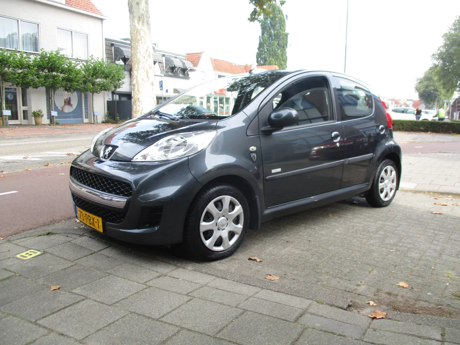 Peugeot 107 (2011) — foto 1