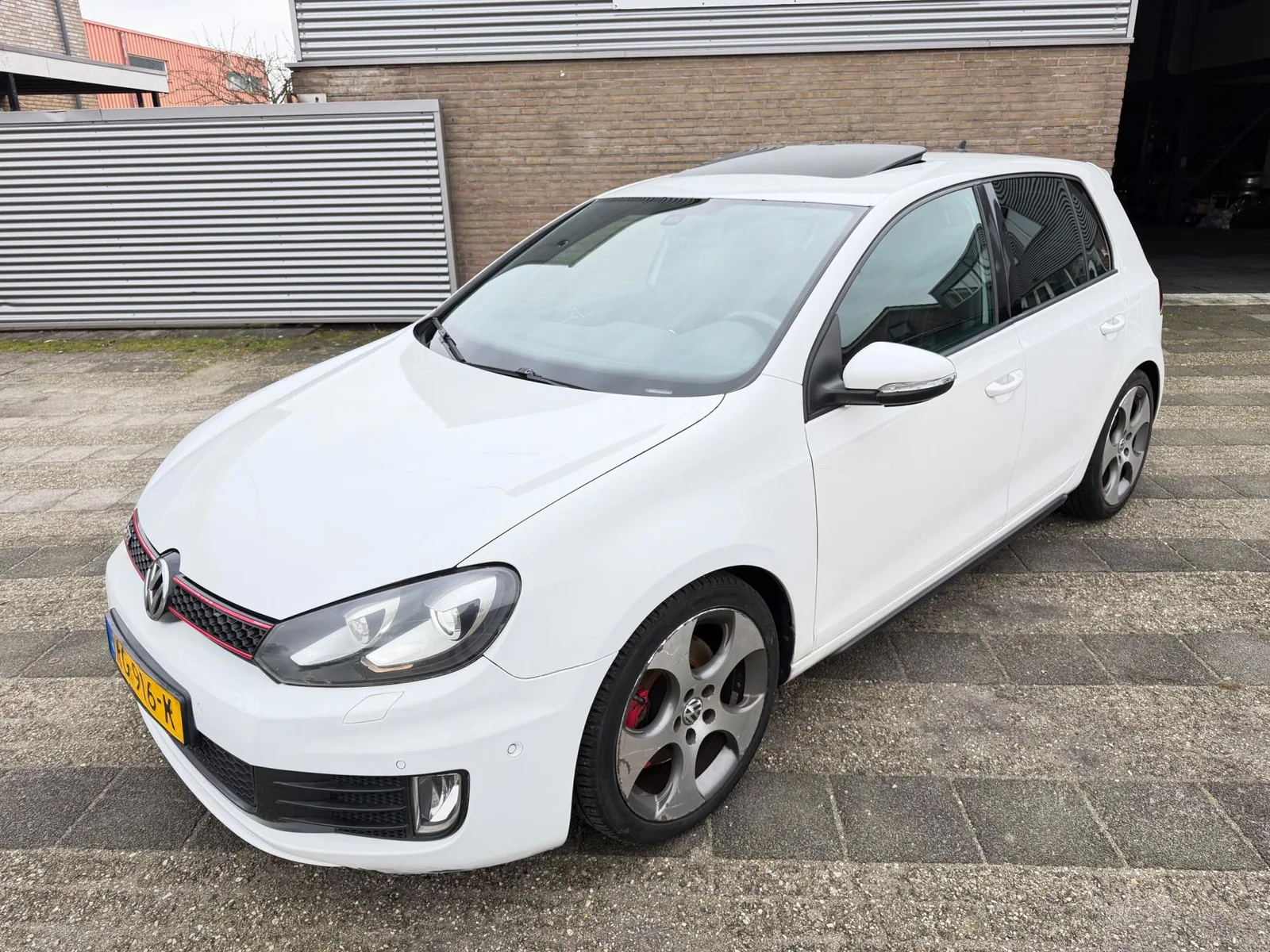 Volkswagen Golf (2010) — foto 1