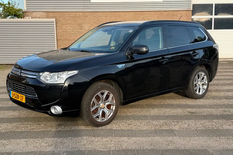 Mitsubishi Outlander (2013)