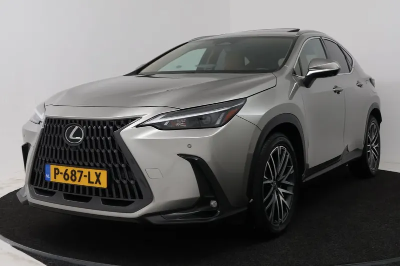 Lexus NX (2022)