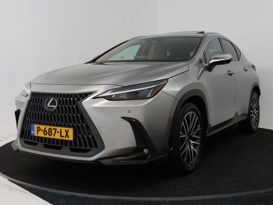Lexus NX (2022) — foto 1