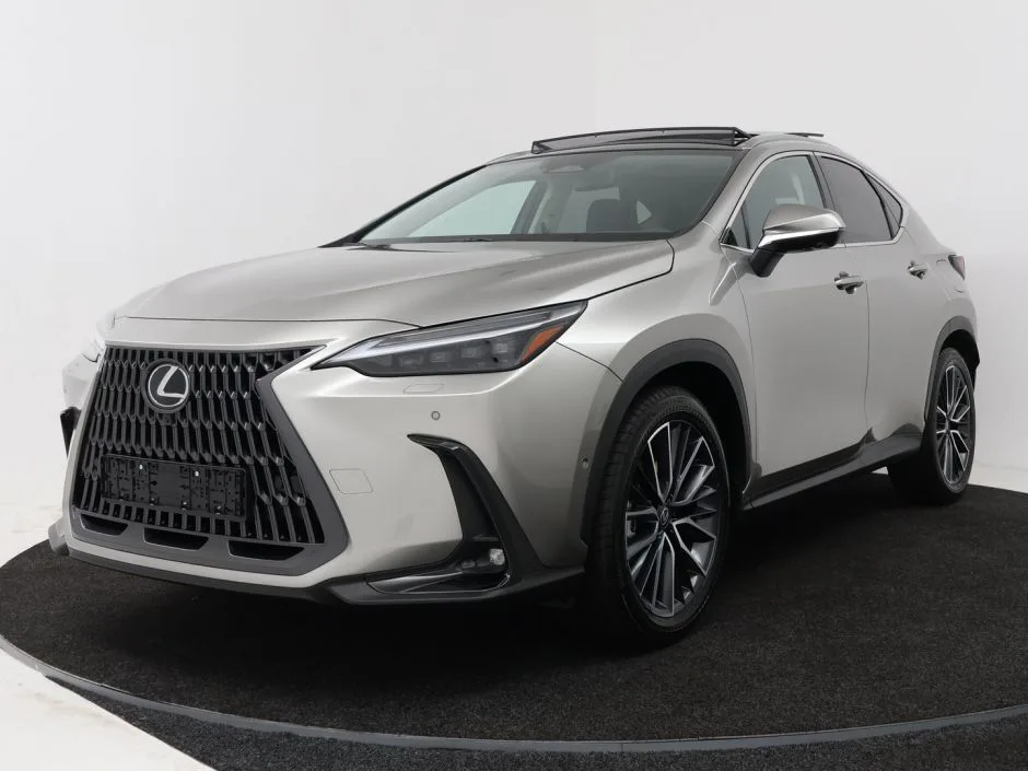 Lexus NX (2025) — foto 1