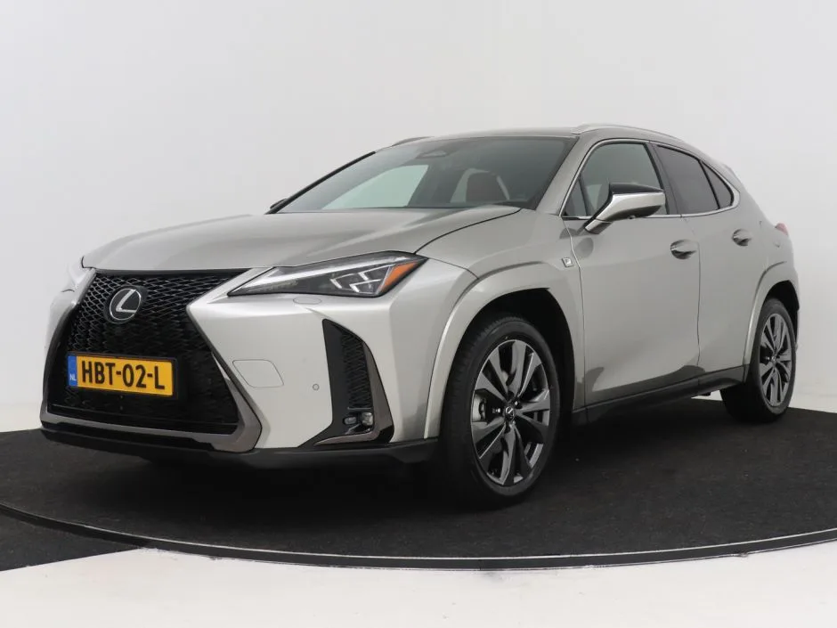 Lexus UX (2025) — foto 1