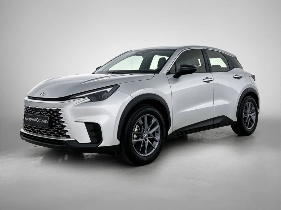 Lexus LBX (2024) — foto 1
